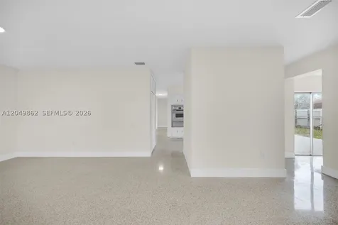 1380 W 60th Terrace Hialeah FL 33012