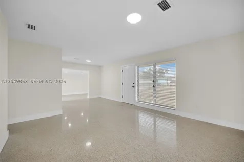 1380 W 60th Terrace Hialeah FL 33012
