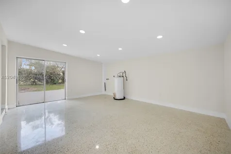 1380 W 60th Terrace Hialeah FL 33012