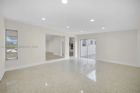 1380 W 60th Terrace Hialeah FL 33012