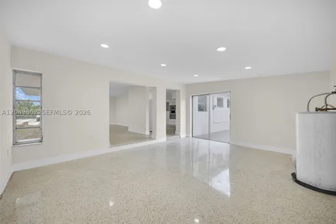 1380 W 60th Terrace Hialeah FL 33012