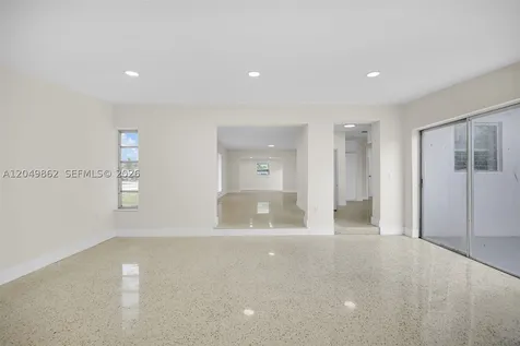 1380 W 60th Terrace Hialeah FL 33012