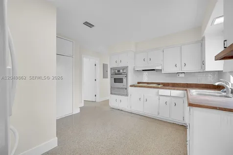 1380 W 60th Terrace Hialeah FL 33012