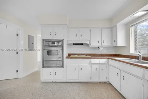 1380 W 60th Terrace Hialeah FL 33012