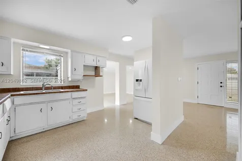 1380 W 60th Terrace Hialeah FL 33012