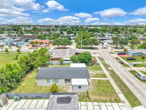 1380 W 60th Terrace Hialeah FL 33012
