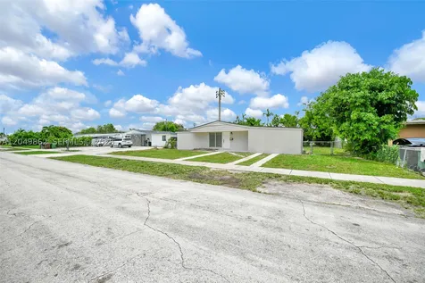 1380 W 60th Terrace Hialeah FL 33012