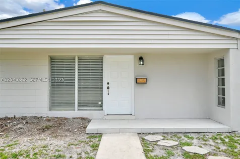 1380 W 60th Terrace Hialeah FL 33012