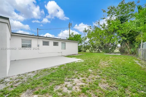 1380 W 60th Terrace Hialeah FL 33012