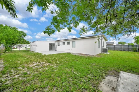 1380 W 60th Terrace Hialeah FL 33012