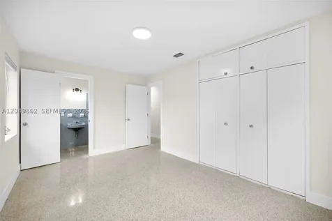 1380 W 60th Terrace Hialeah FL 33012