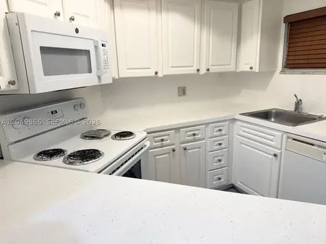 8333 Lake Drive Doral FL 33166