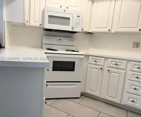 8333 Lake Drive Doral FL 33166