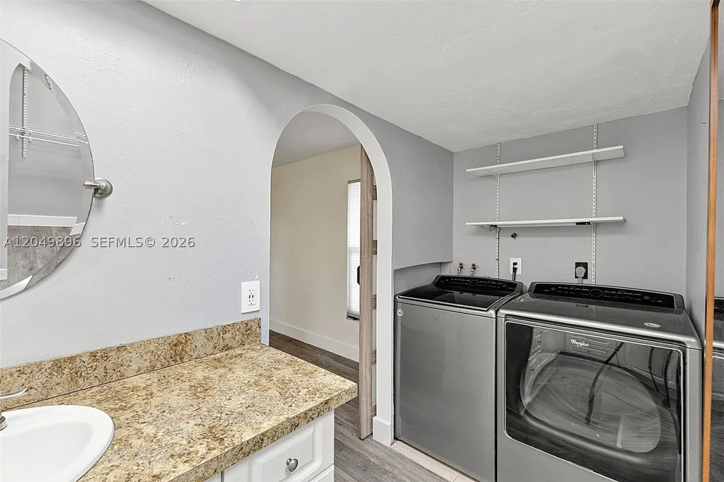 526 SE 34 Other City - In The State Of Florida FL 33904
