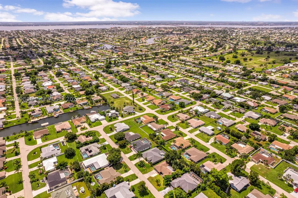 526 SE 34 Other City - In The State Of Florida FL 33904