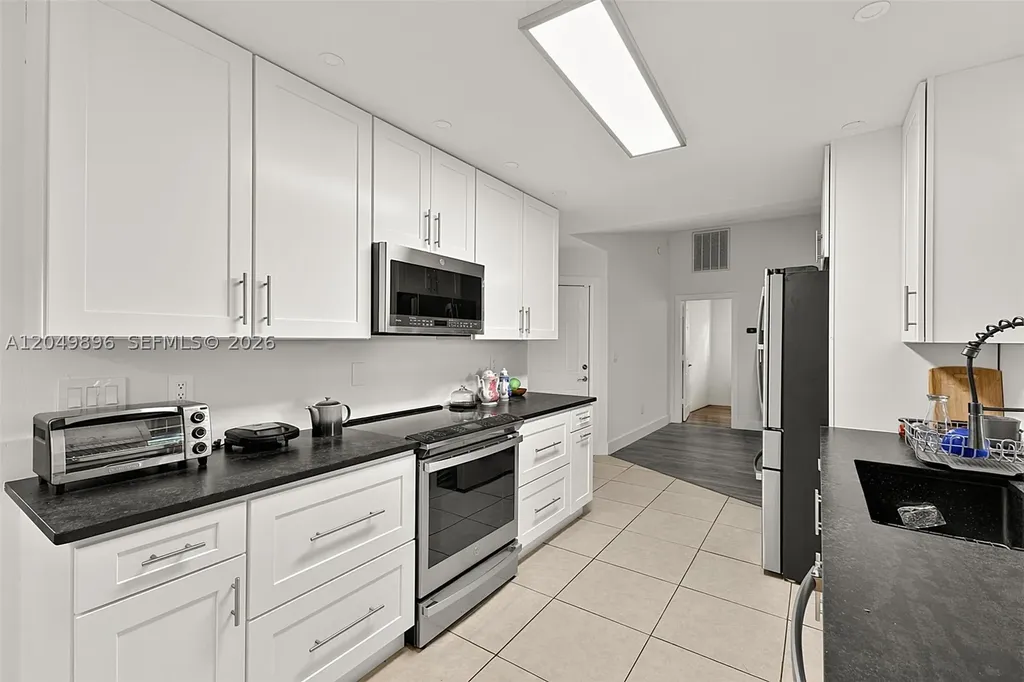 526 SE 34 Other City - In The State Of Florida FL 33904