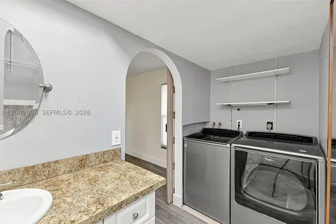 526 SE 34 Other City - In The State Of Florida FL 33904