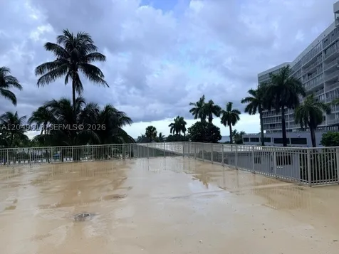 881 Ocean Drive Key Biscayne FL 33149