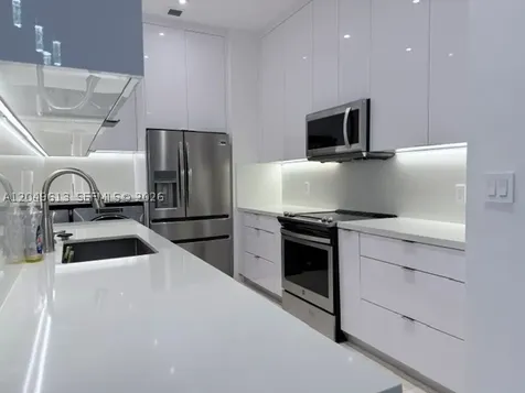 881 Ocean Drive Key Biscayne FL 33149