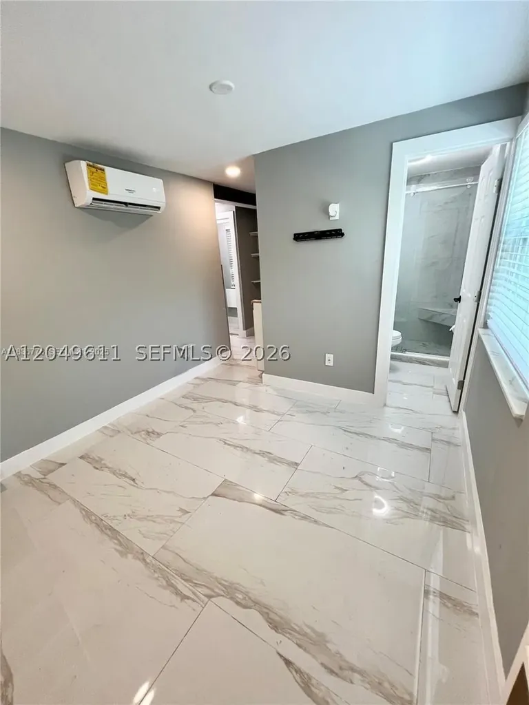 511 N 70th Way Hollywood FL 33024