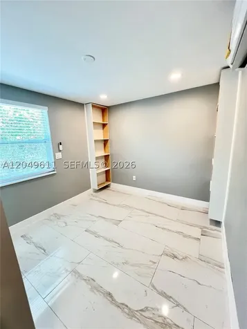 511 N 70th Way Hollywood FL 33024