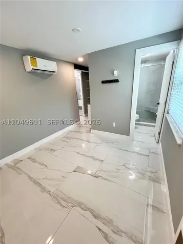 511 N 70th Way Hollywood FL 33024