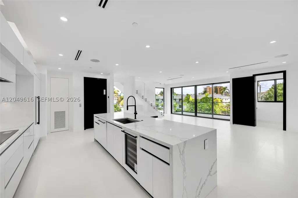 3220 NE 7th Street Pompano Beach FL 33062
