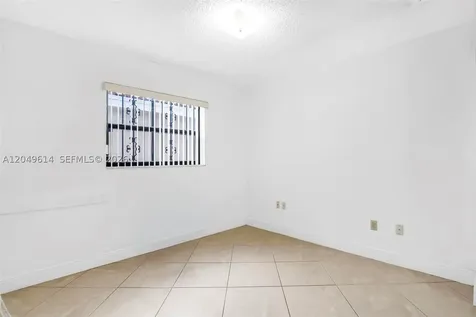 8871 NW 114th Street Hialeah Gardens FL 33018