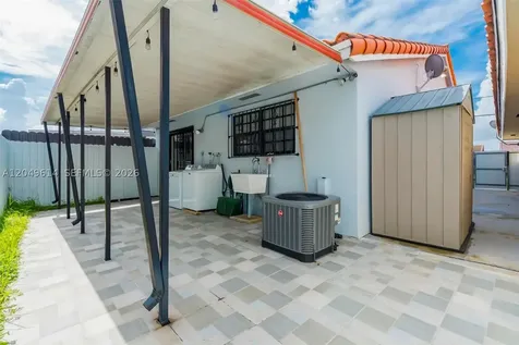 8871 NW 114th Street Hialeah Gardens FL 33018