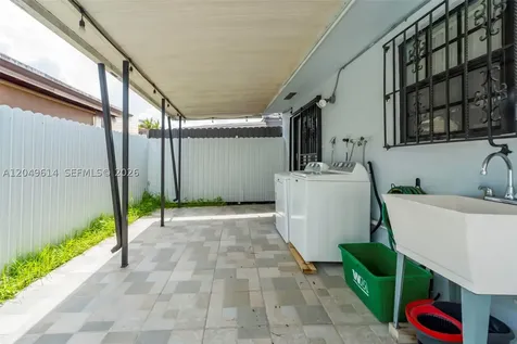 8871 NW 114th Street Hialeah Gardens FL 33018