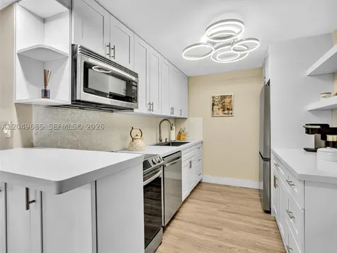 20301 W Country Club Drive Aventura FL 33180