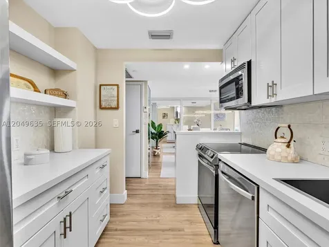 20301 W Country Club Drive Aventura FL 33180