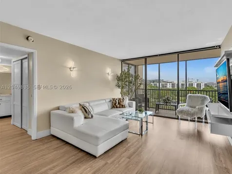 20301 W Country Club Drive Aventura FL 33180