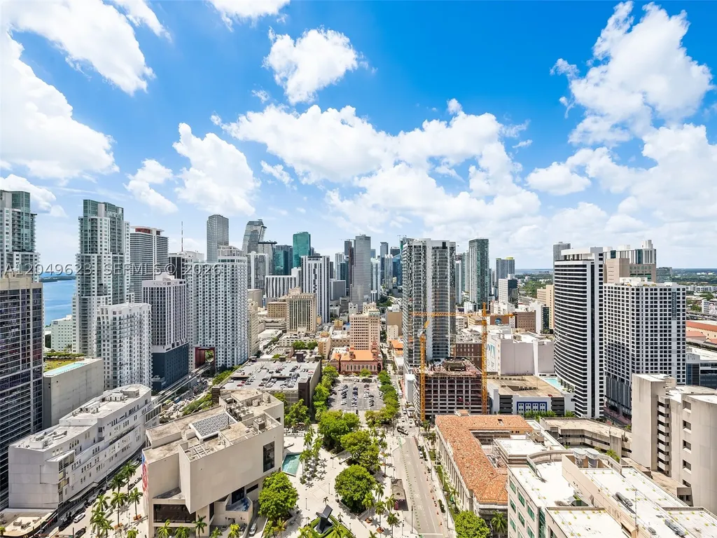 121 NE 5th Street Miami FL 33132