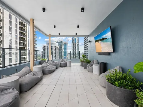 121 NE 5th Street Miami FL 33132