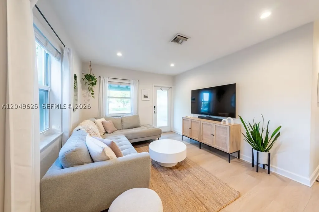 1305 NW 5th Avenue Fort Lauderdale FL 33311