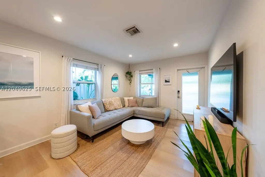 1305 NW 5th Avenue Fort Lauderdale FL 33311