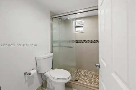 2457 Collins Avenue Miami Beach FL 33140