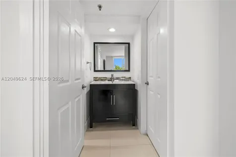 2457 Collins Avenue Miami Beach FL 33140