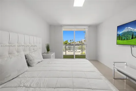 2457 Collins Avenue Miami Beach FL 33140