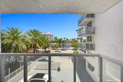 2457 Collins Avenue Miami Beach FL 33140