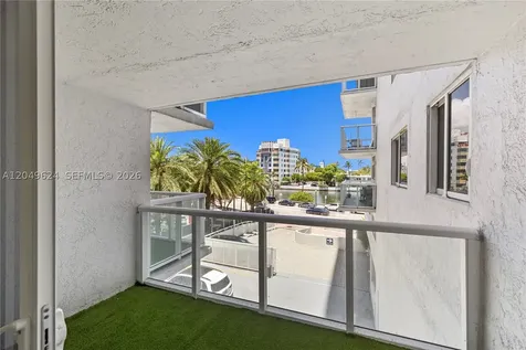 2457 Collins Avenue Miami Beach FL 33140