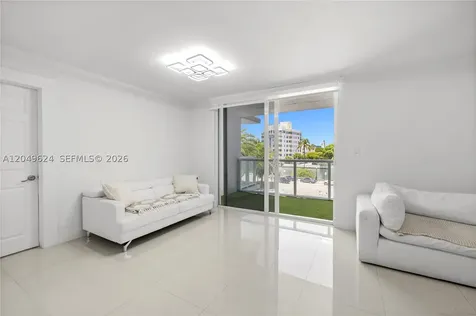 2457 Collins Avenue Miami Beach FL 33140