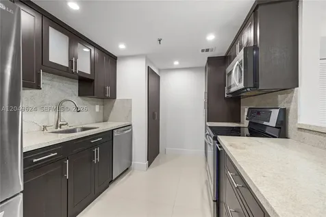 2457 Collins Avenue Miami Beach FL 33140
