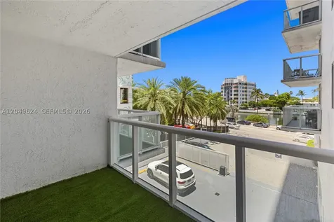 2457 Collins Avenue Miami Beach FL 33140