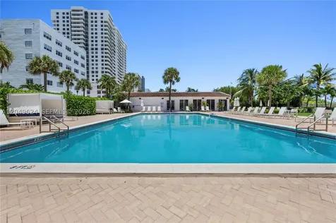 2457 Collins Avenue Miami Beach FL 33140