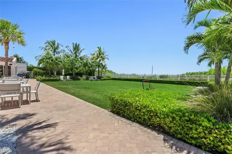 2457 Collins Avenue Miami Beach FL 33140
