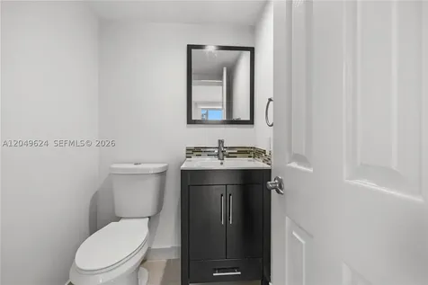 2457 Collins Avenue Miami Beach FL 33140