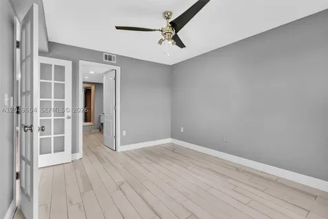 2851 N Oakland Forest Drive Oakland Park FL 33309