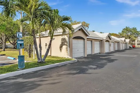 2851 N Oakland Forest Drive Oakland Park FL 33309